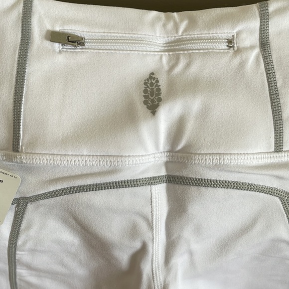 NWT White Free People white leggings with back zipper picked - Picture 2 of 5